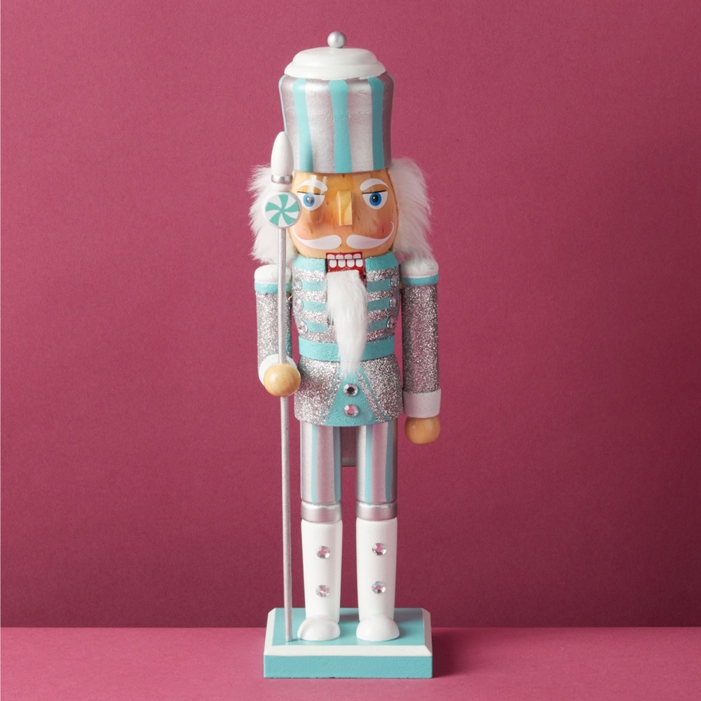 NIB 14 inch Aqua/Silver/White Pastel Nutcracker
